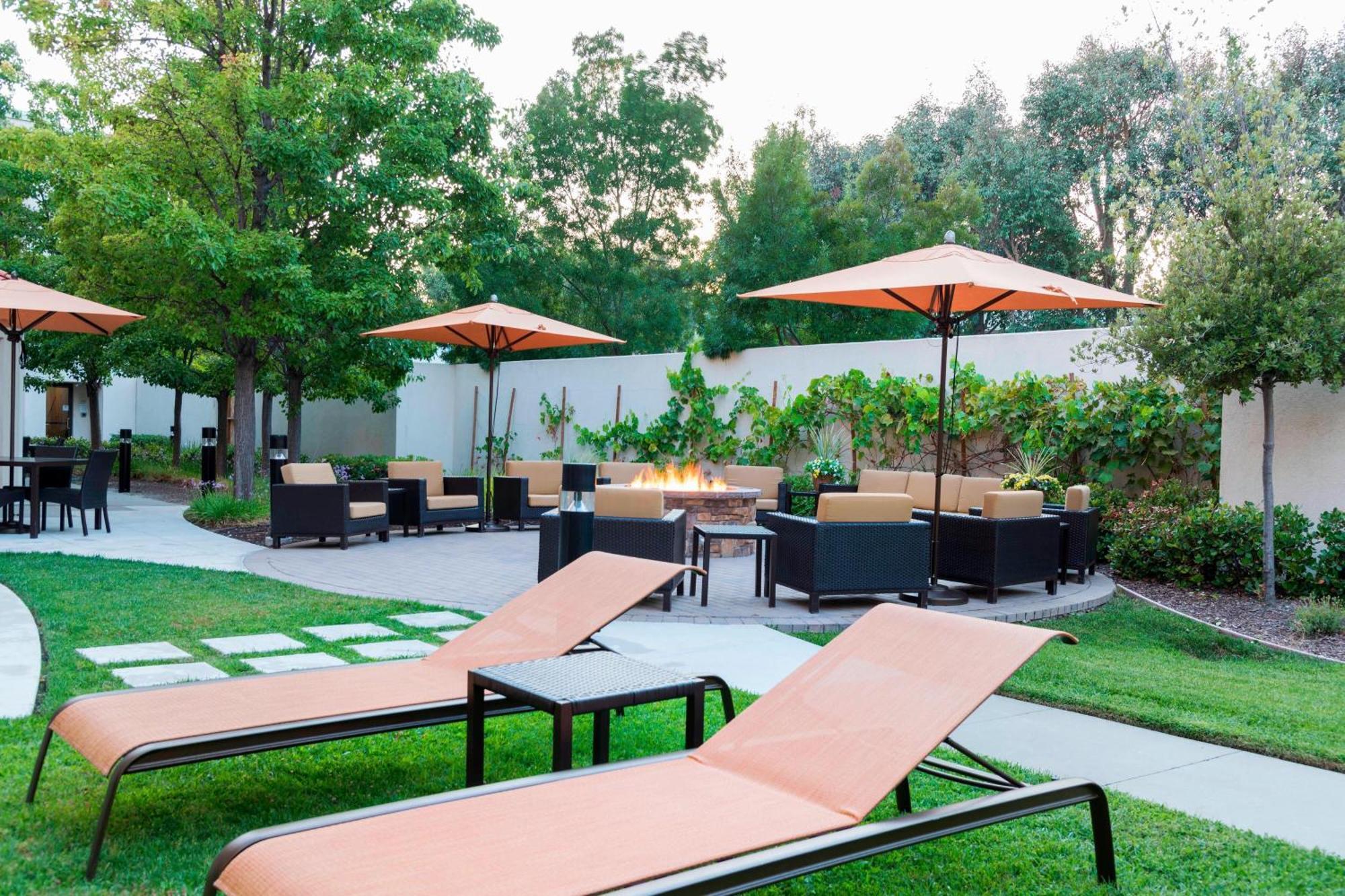 Courtyard By Marriott Livermore Exterior foto